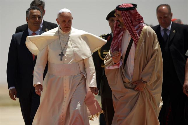 UN VIAJE PAPAL MÁS, PERO NADA MÁS