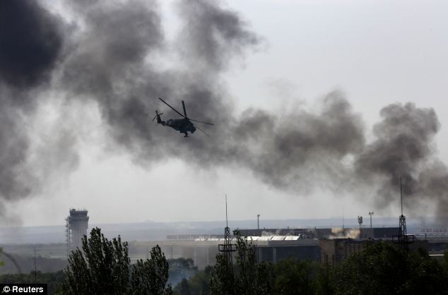 COMBATES EN EL AEROPUERTO DE DONETSK