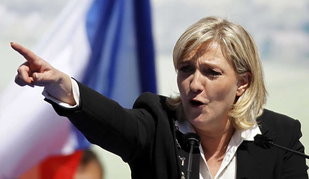 LE PEN QUIERE DESTRUIR LA UE