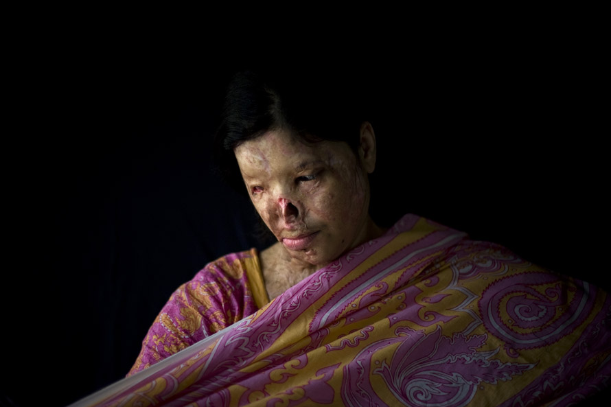 NUEVA ATROCIDAD CONTRA UNA MUJER EN LA INDIA
