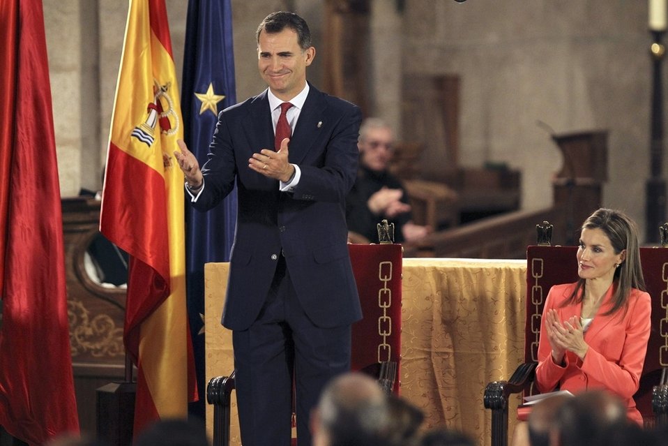 Y LA VIDA SIGUE EN LA CASA REAL