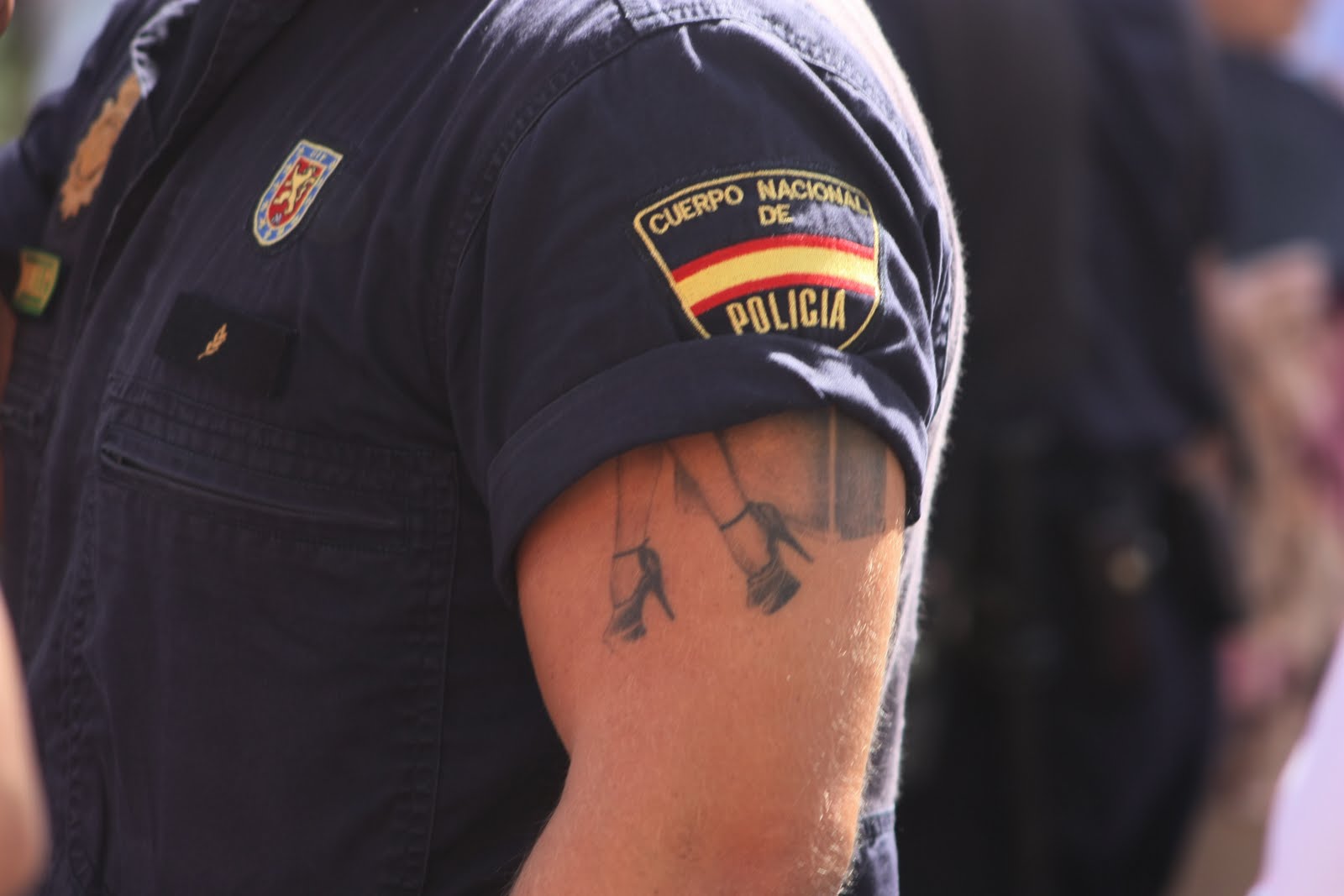 REGLAMENTO DE COMPORTAMIENTO PARA LA POLICÍA SEVILLANA