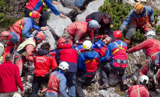 RESCATADO DE LA GRUTA MÁS PROFUNDA DE ALEMANIA