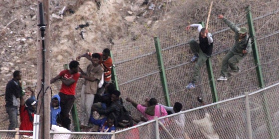 IMÁGENES SOBRE EL SALTO A LA VALLA DE MELILLA