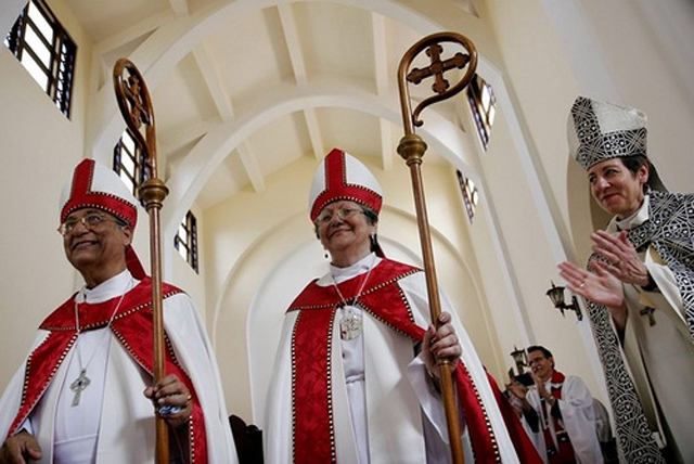 LA MUJER ALCANZA UN POCO MÁS DE PODER EN LA IGLESIA ANGLICANA