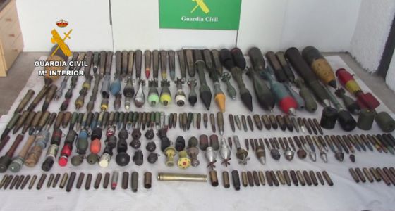 DECOMISADO ARSENAL DE ARMAS EN MÁLAGA