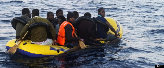 LLEGADA MASIVA DE INMIGRANTES A LAS COSTAS DE CÁDIZ Y A MELILLA