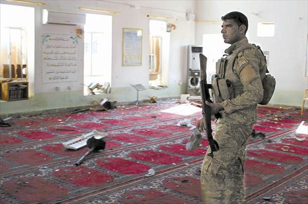 MATANZA DE LOS CHIÍES EN UNA MEZQUITA SUNÍ DE IRAK