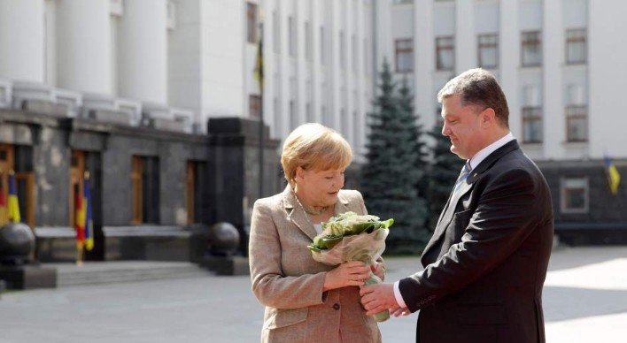 LA SEÑORA MERKEL NO PARECE MUY GENEROSA…