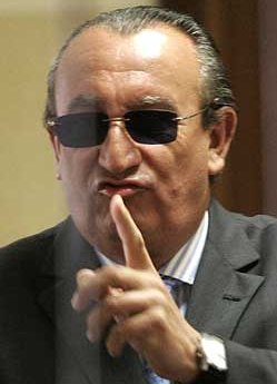 FABRA QUIERE QUE LE INDULTEN