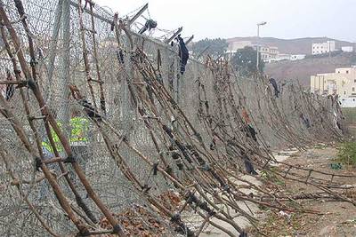 DOS MUERTOS EN LA VALLA DE MELILLA