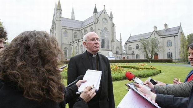 CARDENAL IRLANDÉS RELACIONADO CON CASOS DE PEDERASTIA DEJA SU CARGO