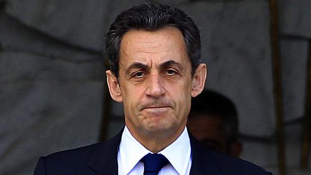 SARKOZY VUELVE "PORQUE TIENE QUE SALVAR A FRANCIA"