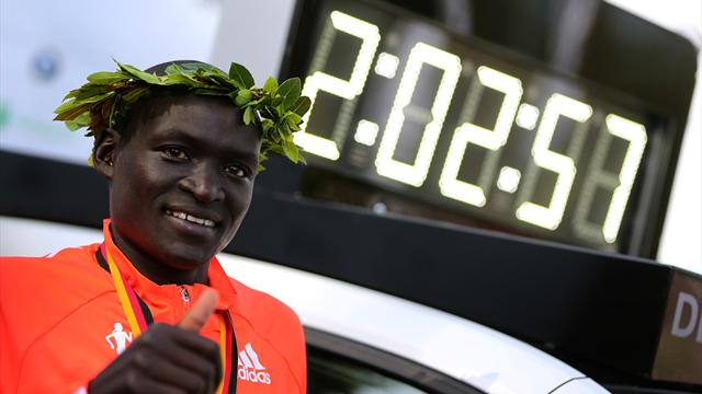 NUEVO RÉCORD CAMINO DE LAS DOS HORAS EN LA MARATÓN