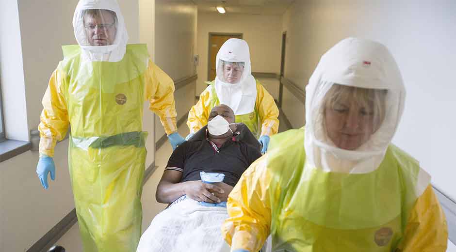 EEUU CRITICÓ DURAMENTE A ESPAÑA, PERO ALLÍ TAMBIÉN UNA ENFERMERA SE CONTAGIÓ DE ÉBOLA