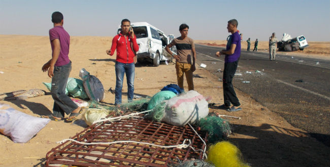 DRAMÁTICO ACCIDENTE ENTRE MICROBUSES EN EGIPTO