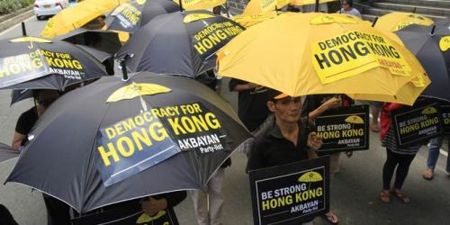 LOS MANIFESTANTES VUELVEN A LAS ANDADAS EN HONG KONG
