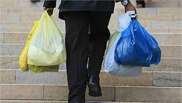 EN CALIFORNIA ESTÁN PROHIBIDAS LAS BOLSAS DE PLÁSTICO