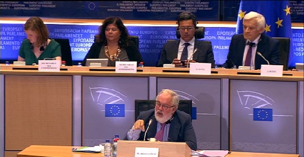 CAÑETE ESTÁ EN UN BRETE