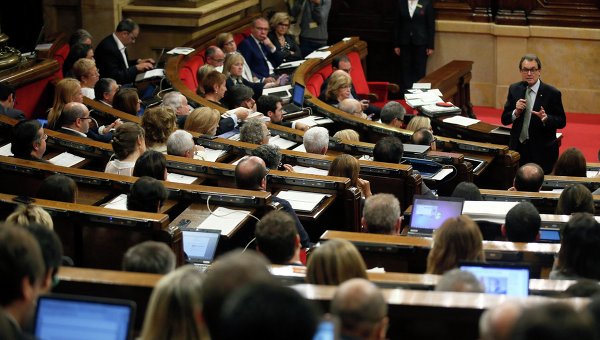 EL PARLAMENT CONTRA EL TC Y "CONTRA" PUJOL...