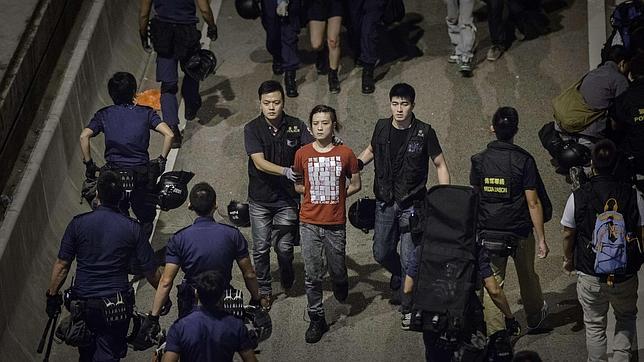 COMIENZA LA IMPOSICIÓN POR LA FUERZA EN HONG KONG