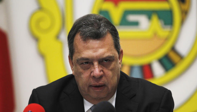 DIMITE EL GOBERNADOR DE GUERRERO