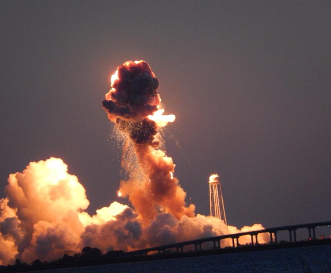 EXPLOTA EL COHETE 'ANTARES' A LOS SEIS SEGUNDOS DEL LANZAMIENTO
