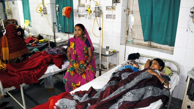 MÁS GOLPES PARA LA MUJER EN LA INDIA