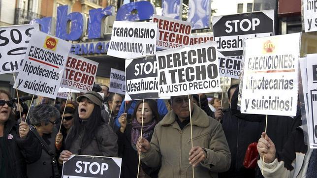 SIGUE EL ATRACO DE LOS BANCOS CON LOS DESAHUCIOS