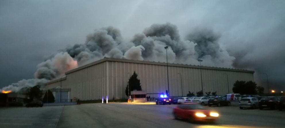ARRASADOR INCENDIO EN LA FÁBRICA DE CAMPOFRÍO EN BURGOS