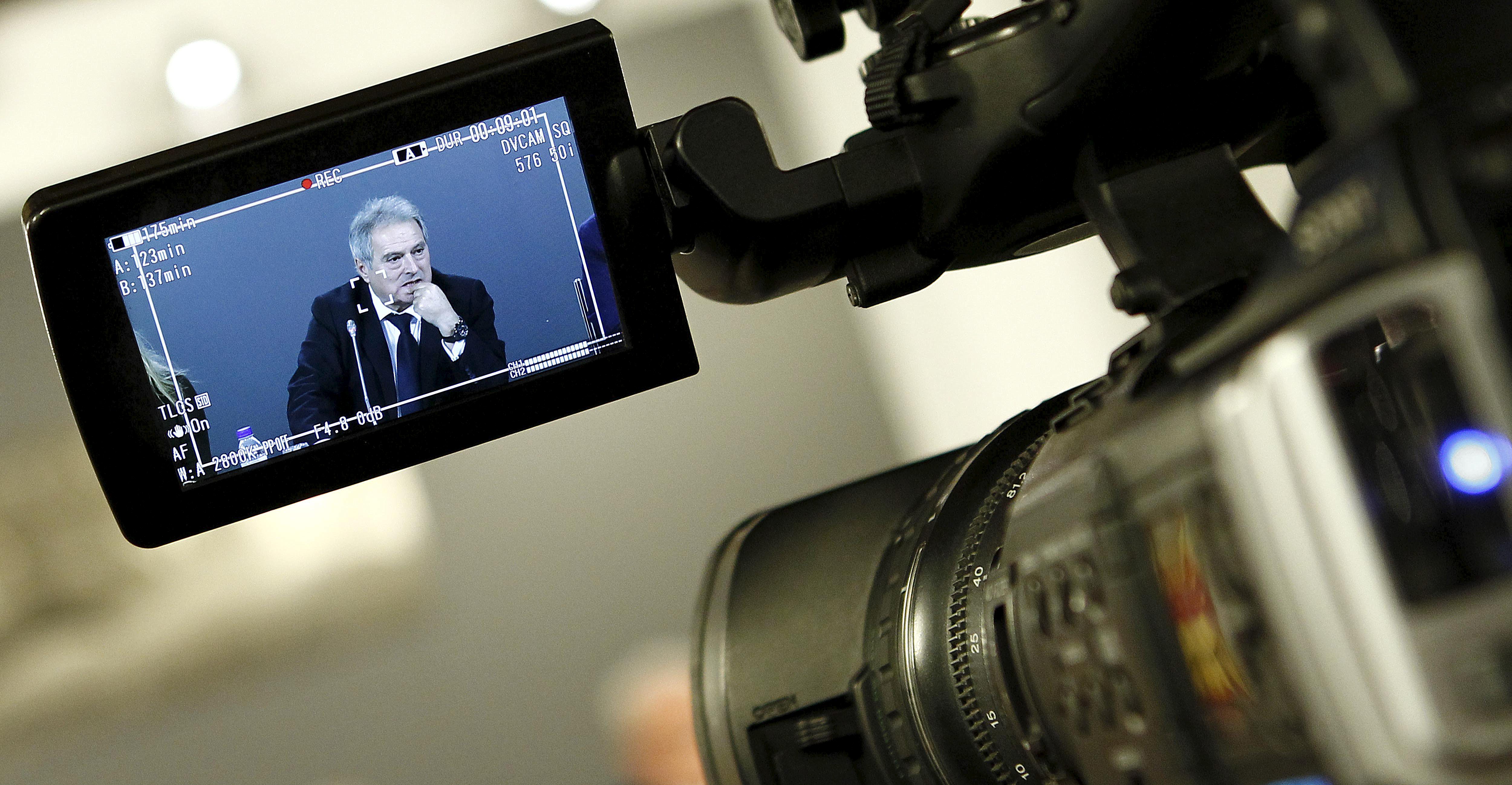 EL PP NO TIENE DINERO PARA MEDICAMENTOS, PERO SÍ PARA TELEVISIÓN