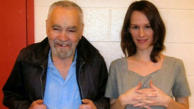 SE VA A CASAR CON UNO DE LOS CRIMINALES MÁS FAMOSOS DE EEUU