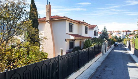 INVESTIGAN PISOS DEL CLAN DE LOS CURAS PEDERASTAS DE GRANADA