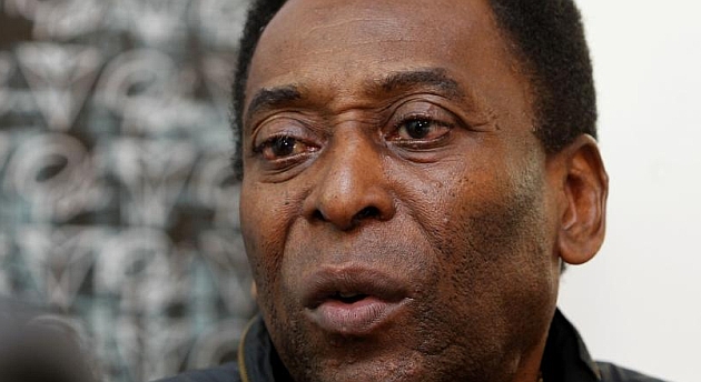 PELÉ INGRESADO EN LA UVI