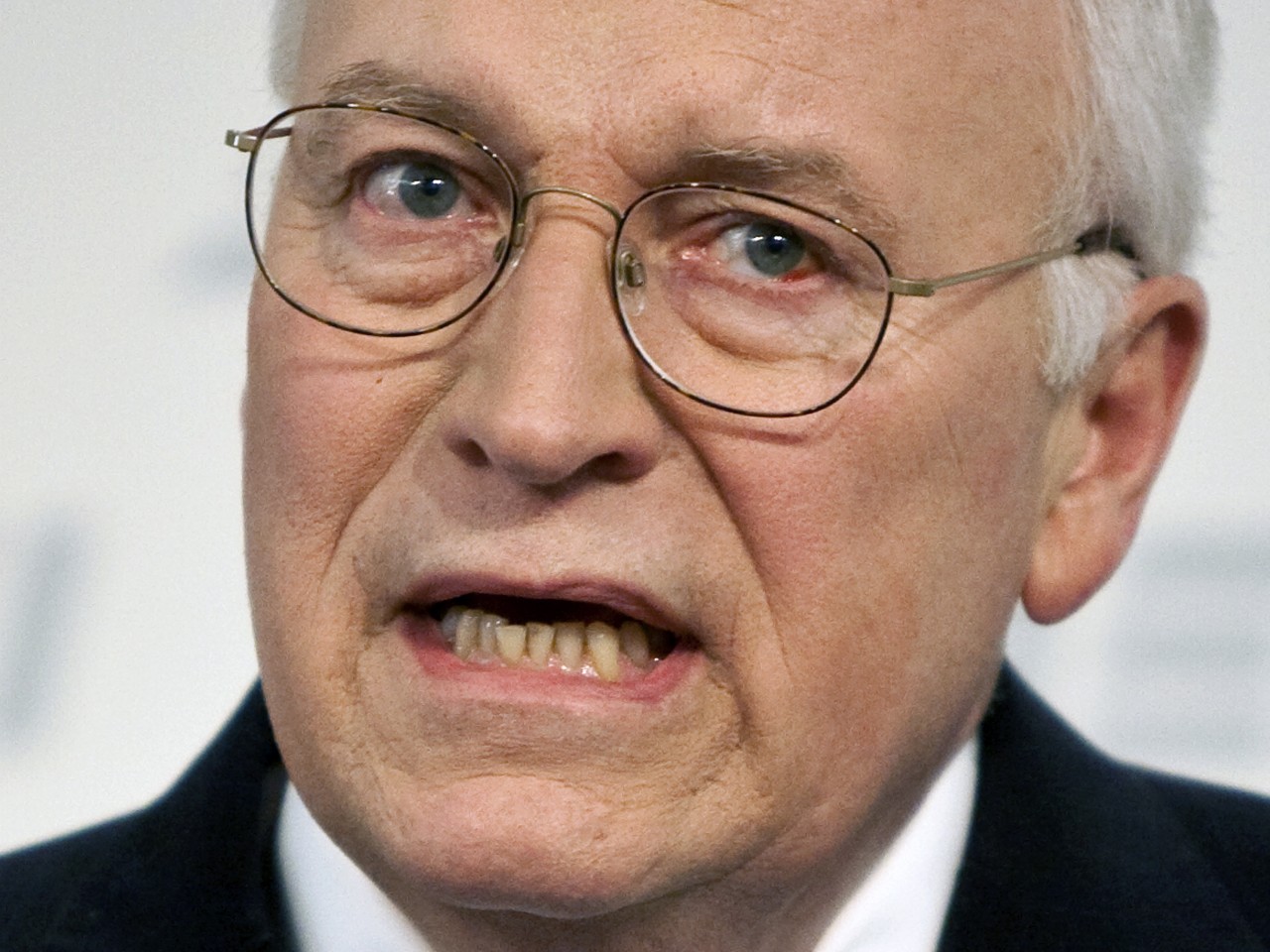 CHENEY QUIERE CONDECORAR A LOS TORTURADORES DE LA CIA