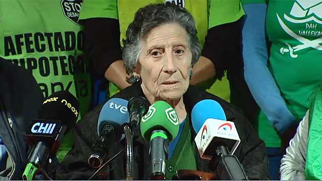 LA ‘JOVEN’ CARMEN DANDO EJEMPLO DE BONDAD