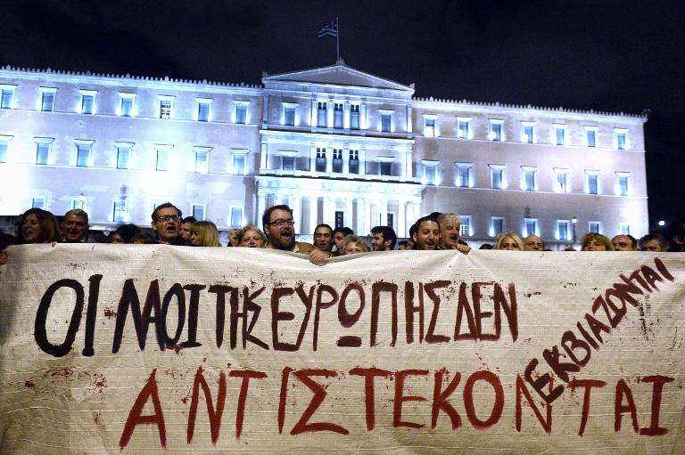 LA COMUNIDAD GRIEGA SE MANIFIESTA EN APOYO A TSIPRAS