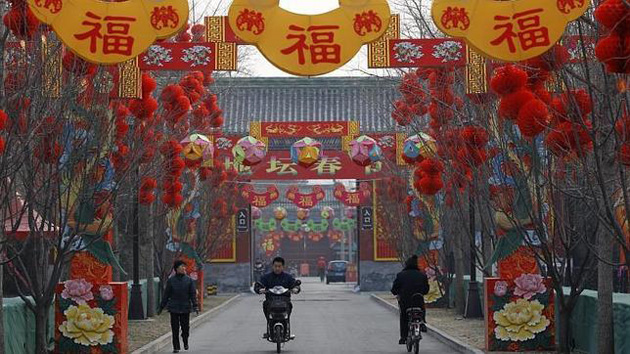 CHINA SE MOVILIZA PARA CELEBRAR EL AÑO DE LA CABRA