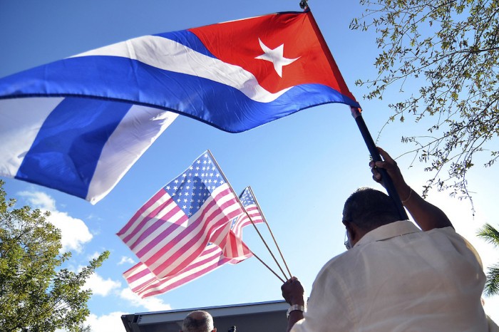 HISTÓRICAS LLAMADA TELEFÓNICA Y FOTO ENTRE CUBA Y EEUU