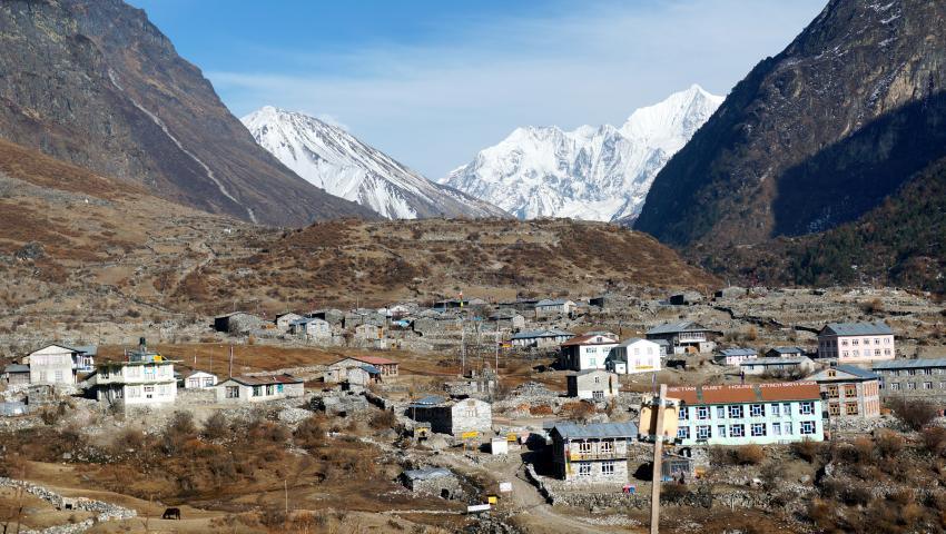 20150505 langtang village earthquake bodies found h