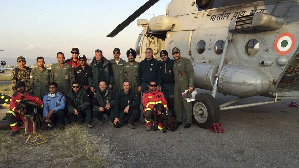 20150509 Equipo de rescate español