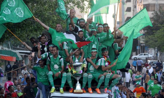 PALESTINOS E ISRAELITAS COINCIDEN EN SER APASIONADOS DEL FÚTBOL PERO…