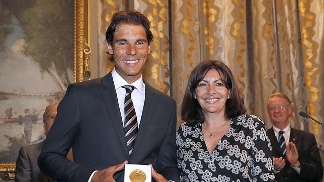 NADAL, A FALTA DE TORNEOS, BUENAS SON CONDECORACIONES