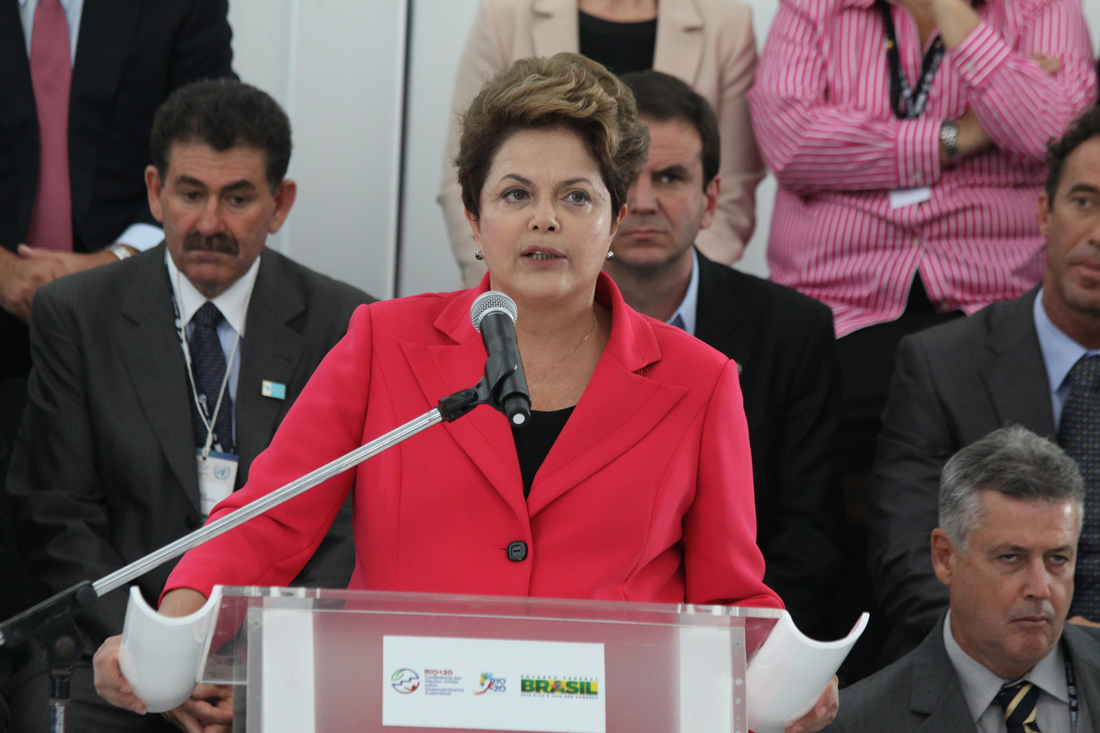 BRASIL ANUNCIA DRÁSTICOS RECORTES EN SUS PRESUPUESTOS