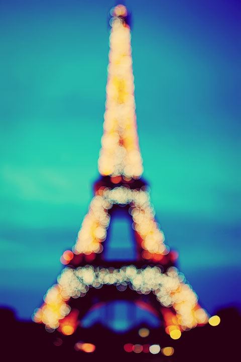 LA TOUR EIFFEL FERMÉE