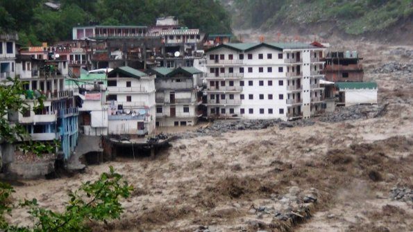 EL TIEMPO ATMOSFÉRICO CAUSA ESTRAGOS EN LA INDIA