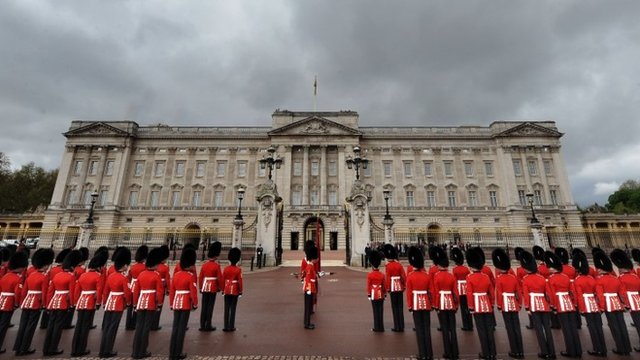 LA REINA DE INGLATERRA TEME TENER PROBLEMAS DE LIQUIDEZ PARA ARREGLAR SU RESIDENCIA