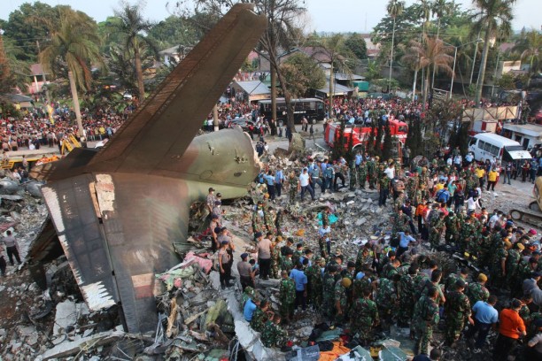 DRAMÁTICO ACCIDENTE AÉREO EN INDONESIA