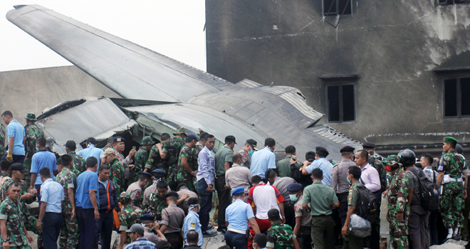 20150630 accidente de avion militar en indonesia