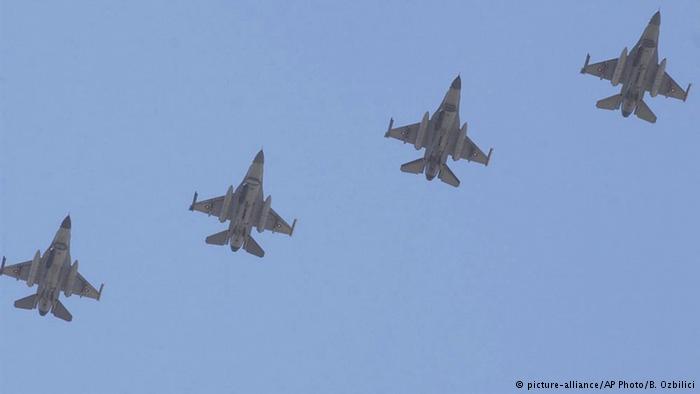 TURQUÍA COMPLICA LA SITUACIÓN EN SIRIA PERO AYUDA A EEUU... Y LIMPIA EN CASA